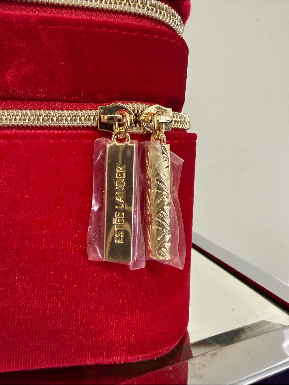 NEW Estée Lauder Red Velvet Bow Train Case Makeup Bag